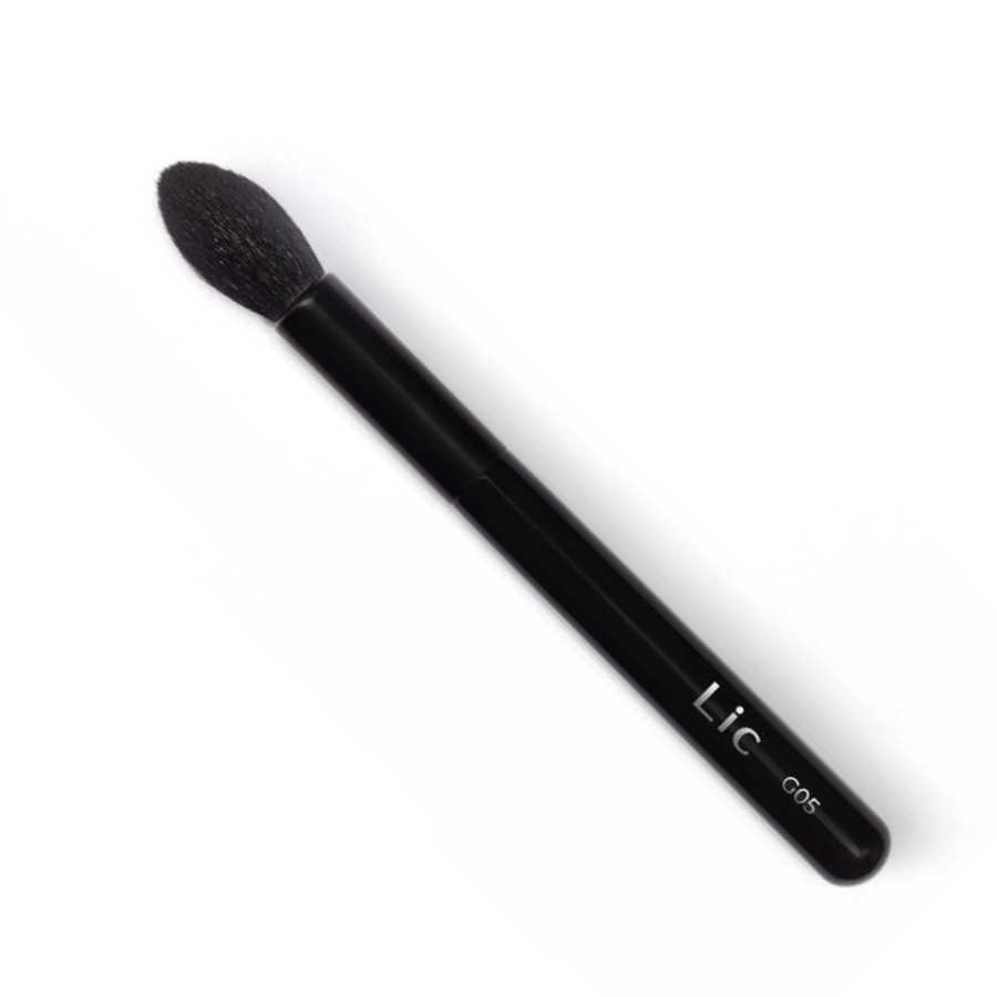 Кисть G05 для хайлайтера и коррекции средняя NEW/ Makeup Artist Brush G05 NEW